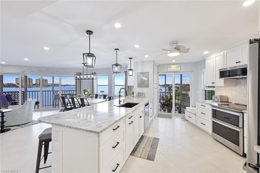 991 Barfield DR 308 MARCO ISLAND, FL 34145