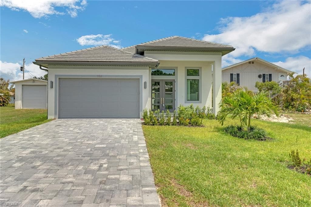 853 91st AVE N NAPLES, FL 34108