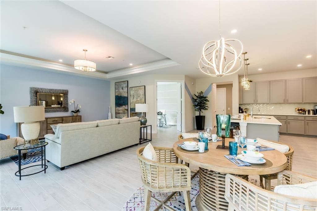 190 Indies DR E 202 NAPLES, FL 34114