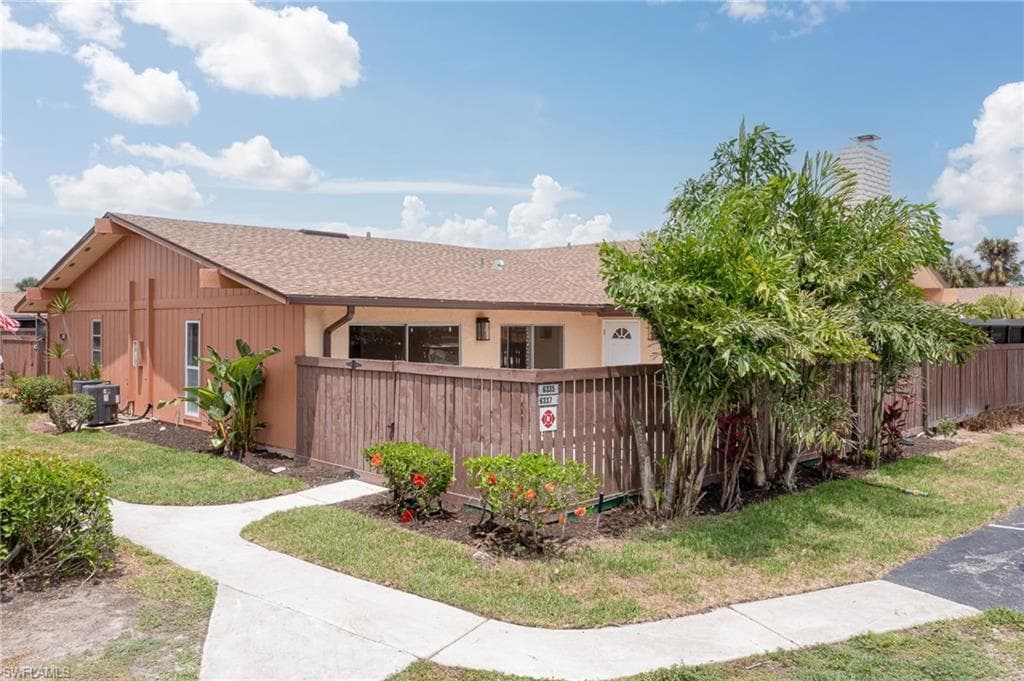 6335 Royal Woods DR FORT MYERS, FL 33908