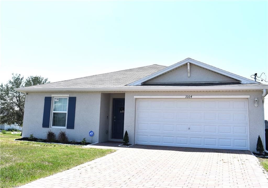 1004 NE 40th ST CAPE CORAL, FL 33909