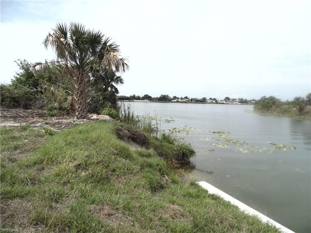 2110 NE 13 AVE CAPE CORAL, FL 33909