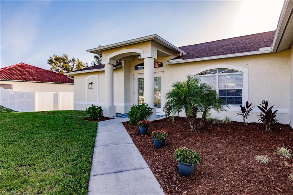 1424 NW 7th PL CAPE CORAL, FL 33993