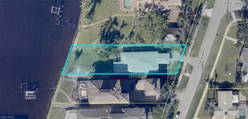 2904 VALENCIA WAY FORT MYERS, FL 33901