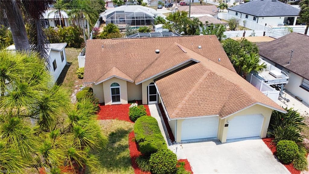 33 5th ST BONITA SPRINGS, FL 34134