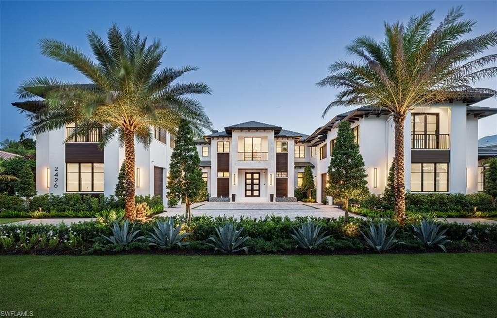 2426 INDIAN PIPE WAY NAPLES, FL 34105