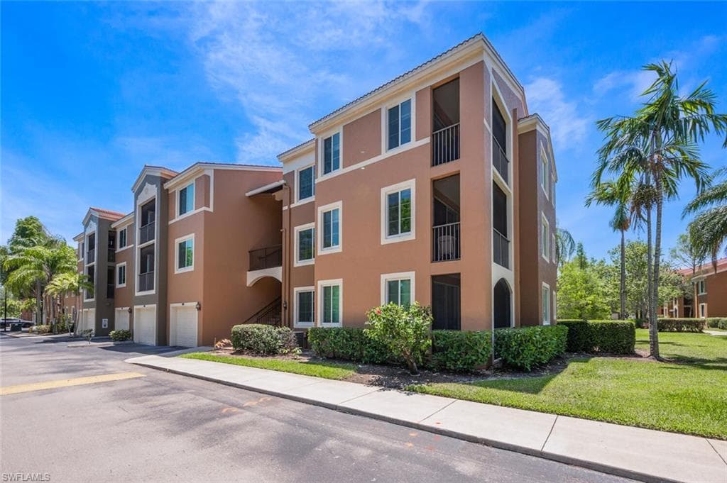1180 Reserve WAY 107 NAPLES, FL 34105