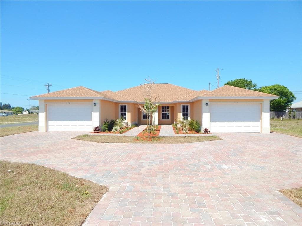902 NE 8th PL CAPE CORAL, FL 33909