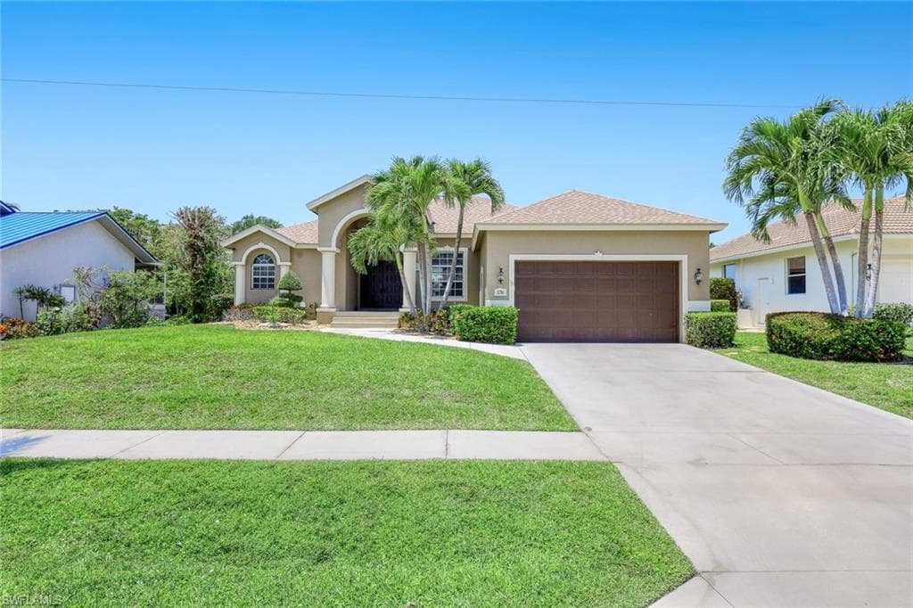 576 Somerset CT MARCO ISLAND, FL 34145