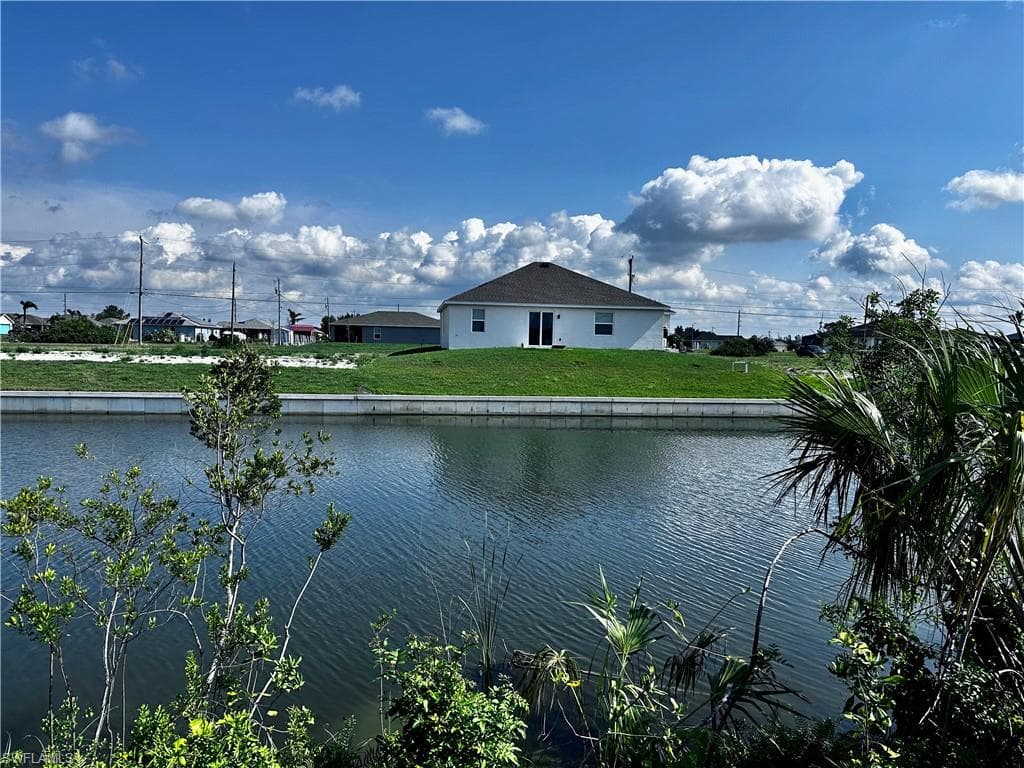209 NE 25th ST CAPE CORAL, FL 33909