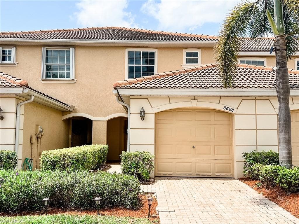 8688 Athena CT LEHIGH ACRES, FL 33971