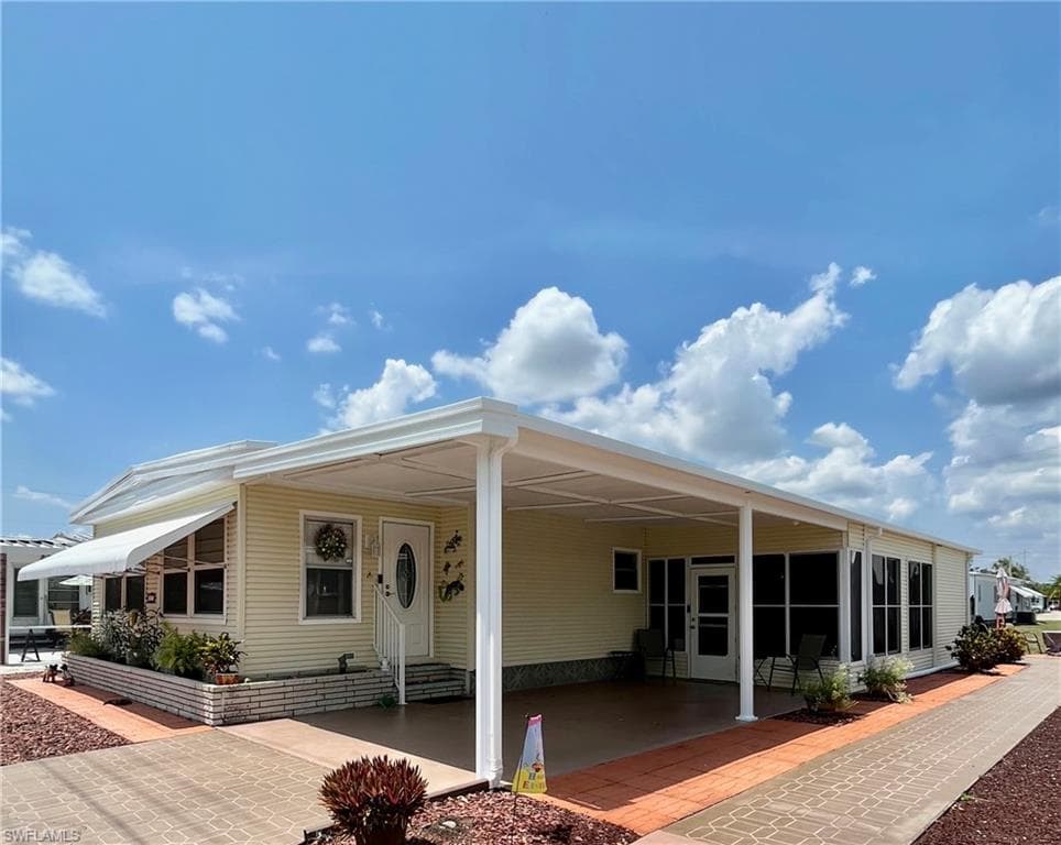 5471 Forest Park DR NORTH FORT MYERS, FL 33917