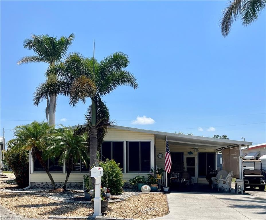 506 Pine Tree CT NORTH FORT MYERS, FL 33917