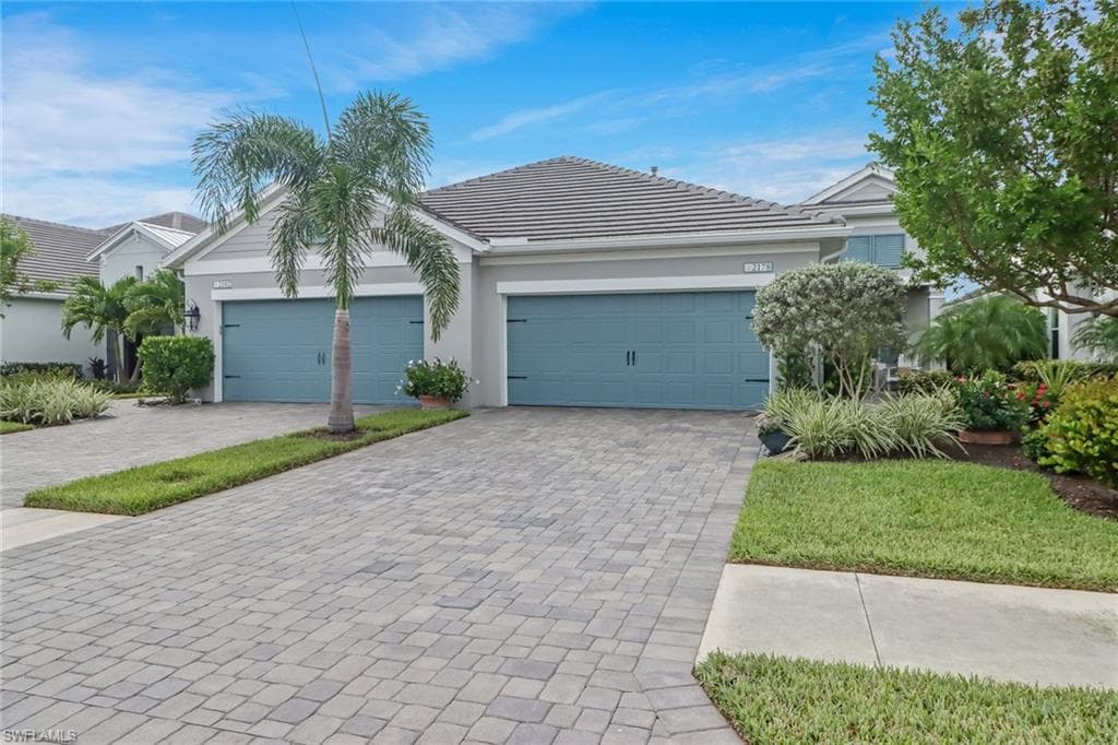 2178 Marquesa CIR NAPLES, FL 34112