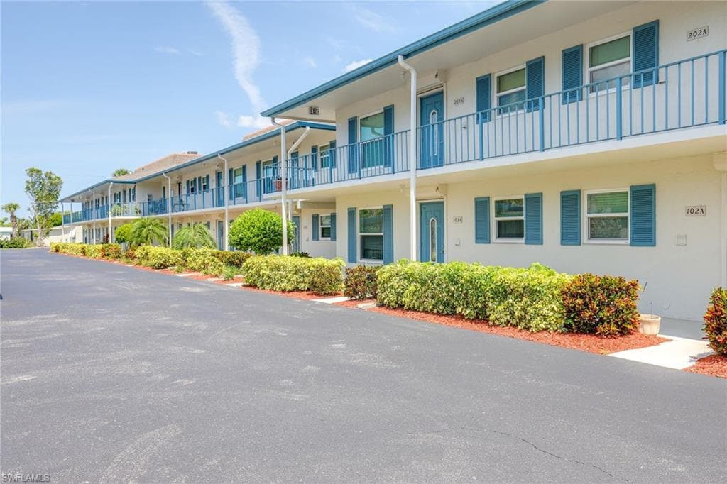 325 Charlemagne BLVD A209 NAPLES, FL 34112