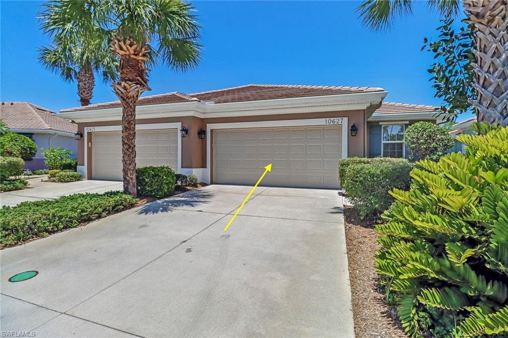 10627 Camarelle CIR FORT MYERS, FL 33913
