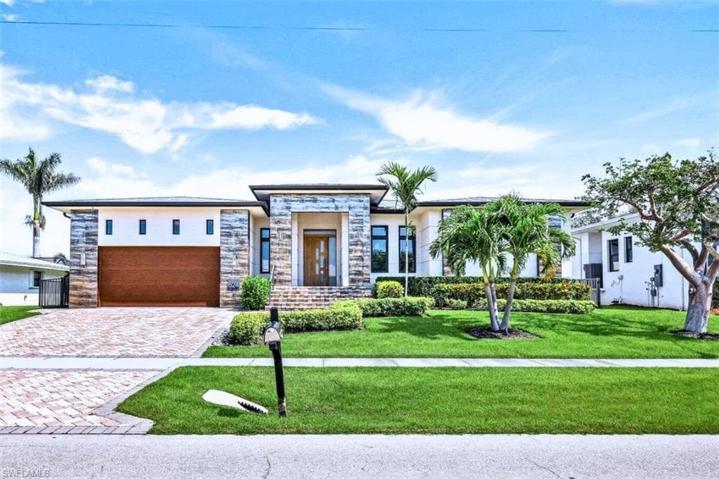 624 Seagrape DR MARCO ISLAND, FL 34145