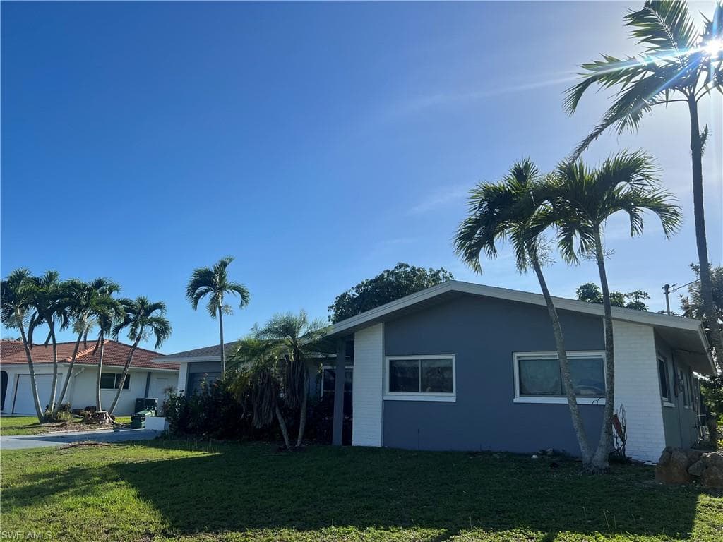 5240 SW 3rd AVE CAPE CORAL, FL 33914