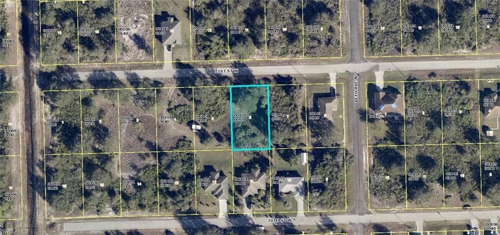 2517 71st ST W LEHIGH ACRES, FL 33971