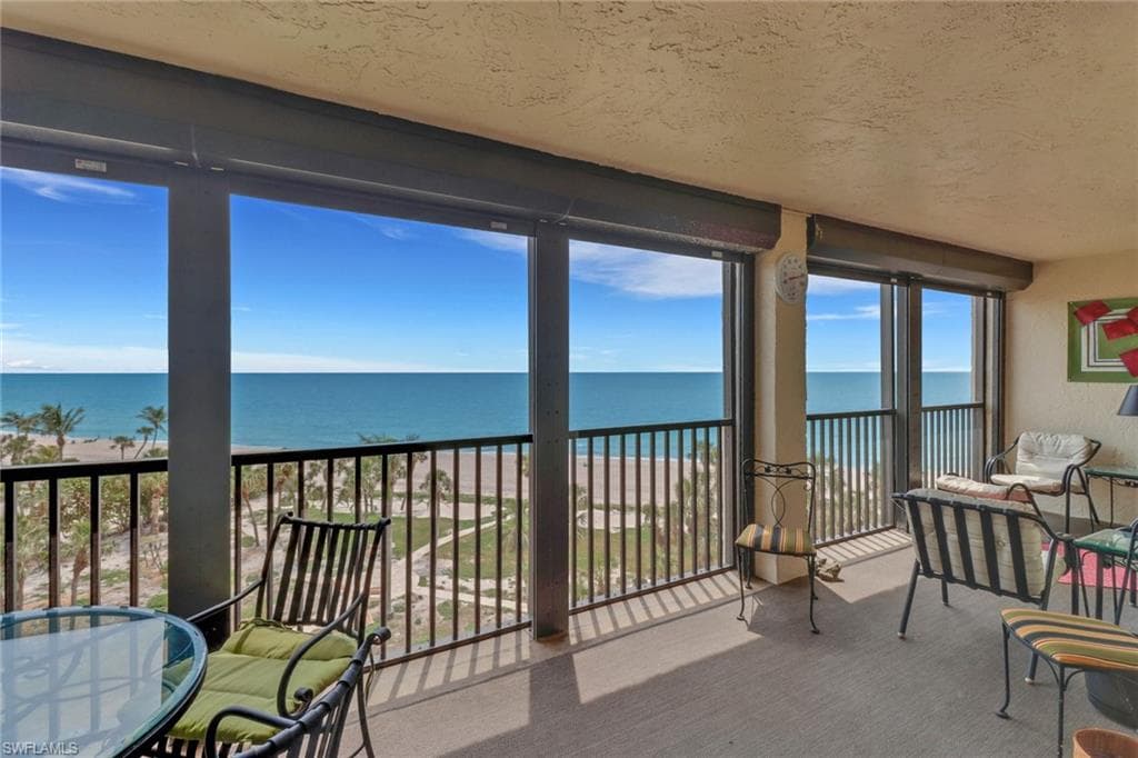 10851 Gulf Shore DR 504 NAPLES, FL 34108