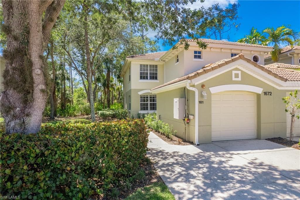 1672 Tarpon Bay DR S 6-101 NAPLES, FL 34119