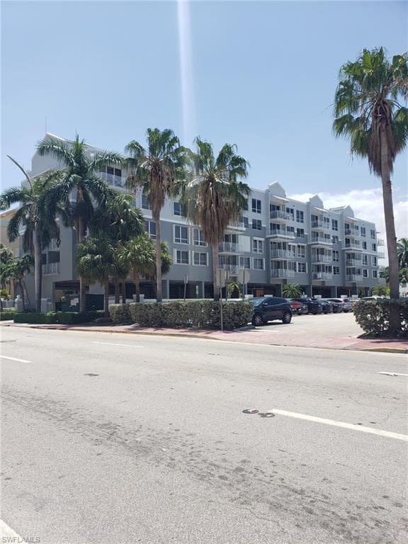 2642 Collins AVE #412 MIAMI, FL 33140