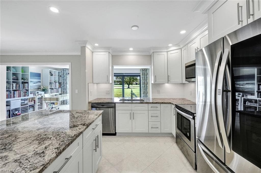 4175 Lakewood BLVD E-9 NAPLES, FL 34112