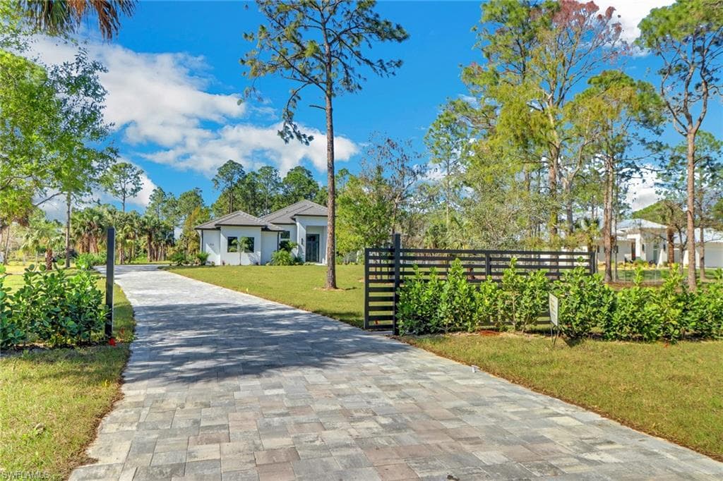 733 15th ST SW NAPLES, FL 34117
