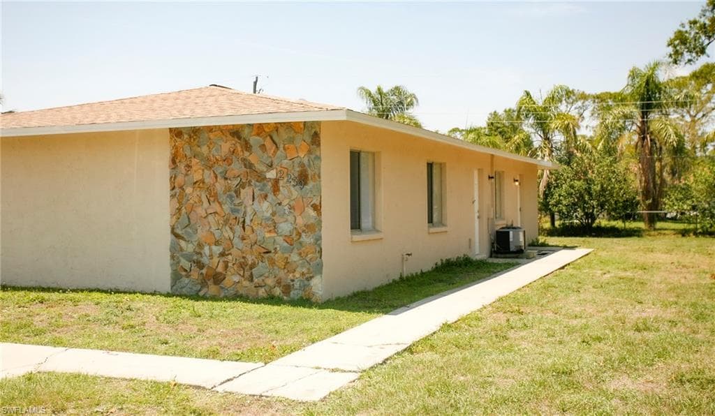 2239 Iris WAY FORT MYERS, FL 33905