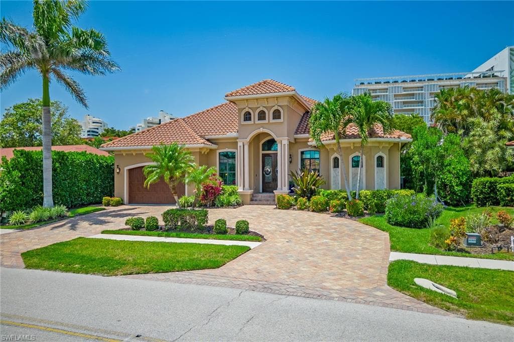656 Seagrape DR MARCO ISLAND, FL 34145