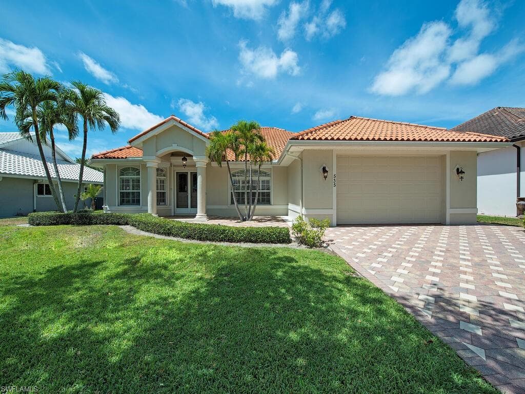 535 Roma CT NAPLES, FL 34110