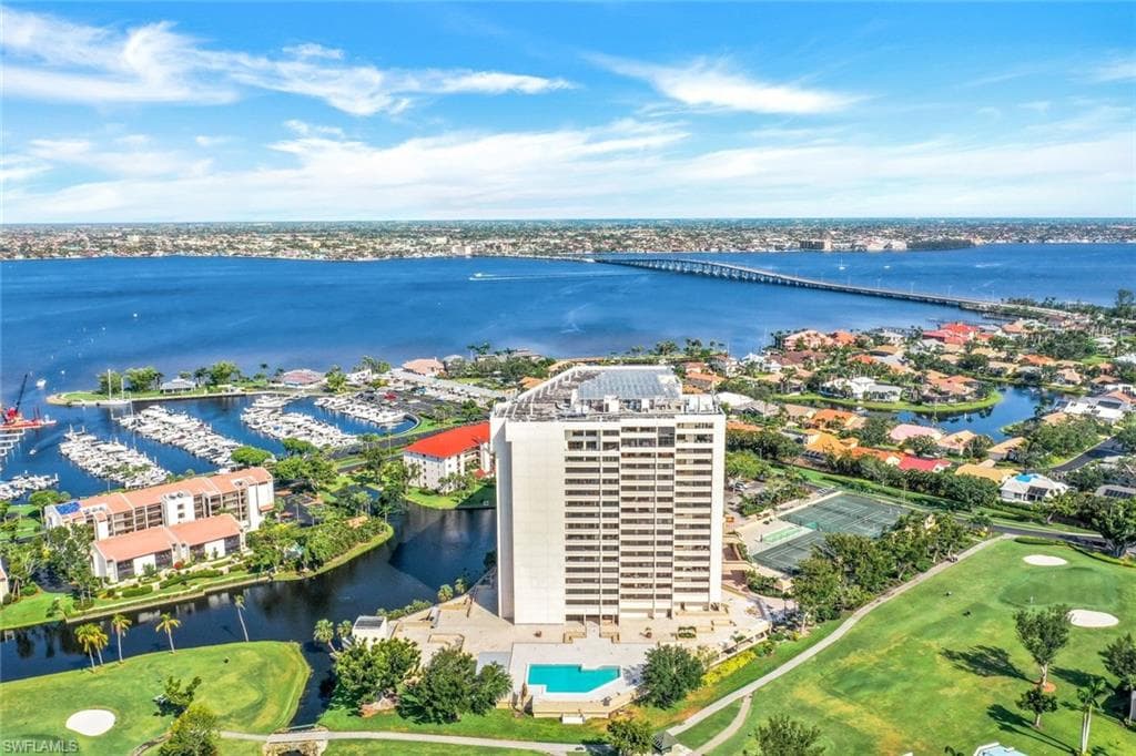 5260 S Landings DR 809 FORT MYERS, FL 33919