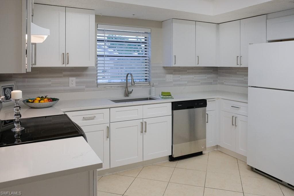 4265 Molokai DR 9 NAPLES, FL 34112