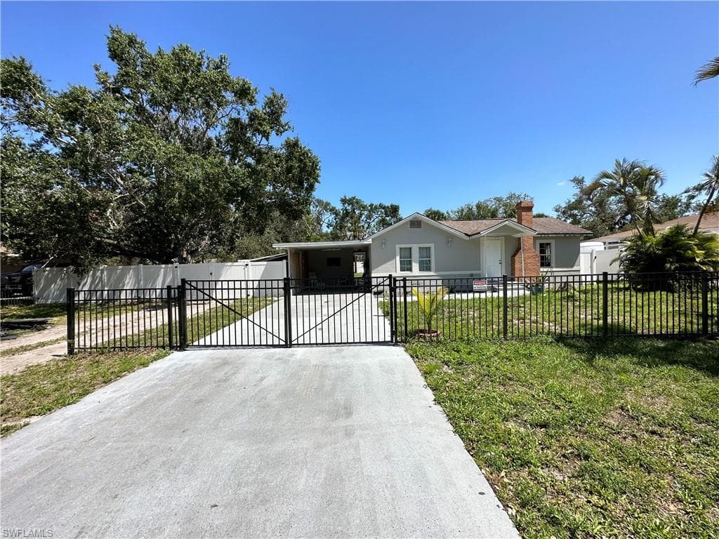 4451 Ohio AVE FORT MYERS, FL 33905