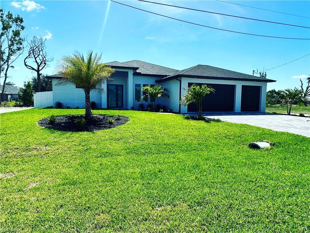 1211 SW 8th CT CAPE CORAL, FL 33991
