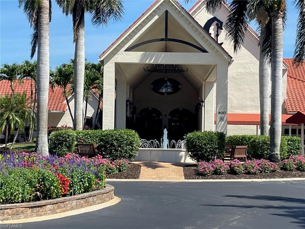 7340 Glenmoor LN 3204 NAPLES, FL 34104