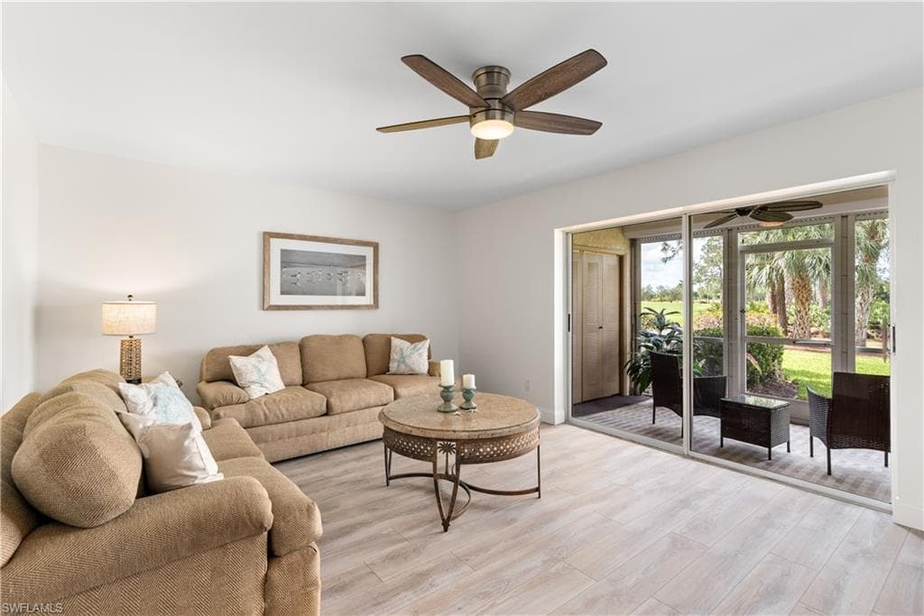 7360 Glenmoor LN 4107 NAPLES, FL 34104