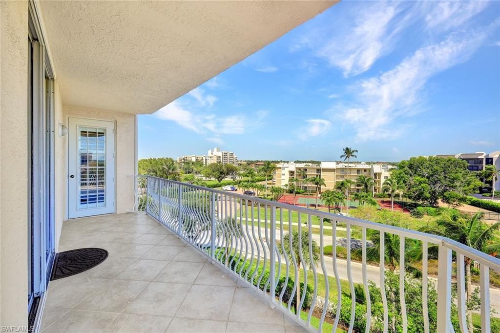 1141 Swallow AVE 4-501 MARCO ISLAND, FL 34145