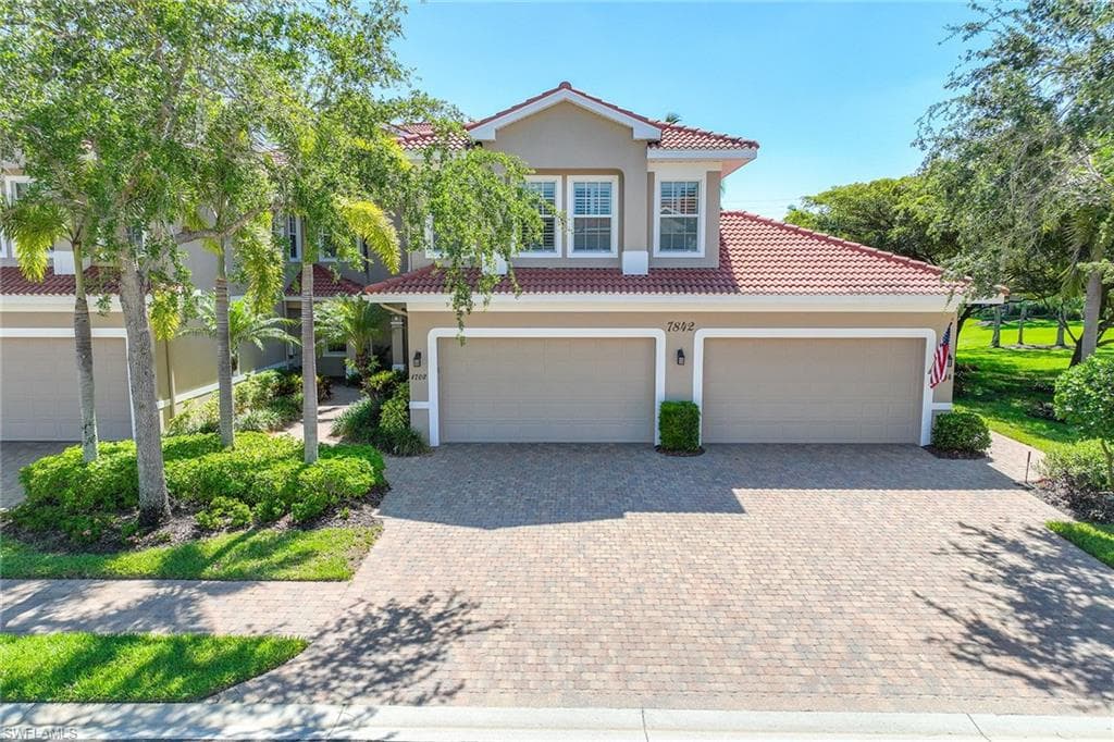 7842 Hawthorne DR 1702 NAPLES, FL 34113