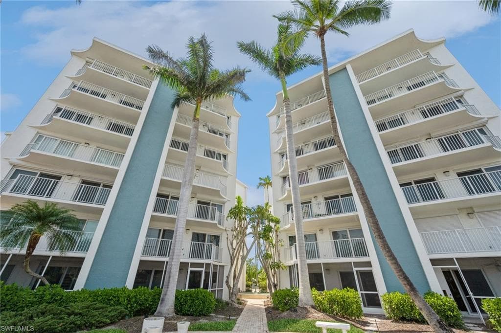 1300 Gulf Shore BLVD N 110 NAPLES, FL 34102
