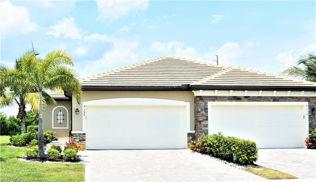 9106 Woodhurst DR NAPLES, FL 34120