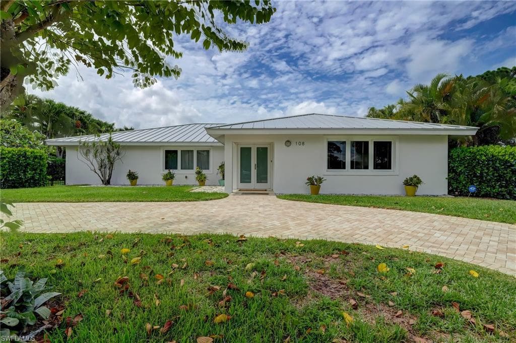 108 2nd ST BONITA SPRINGS, FL 34134