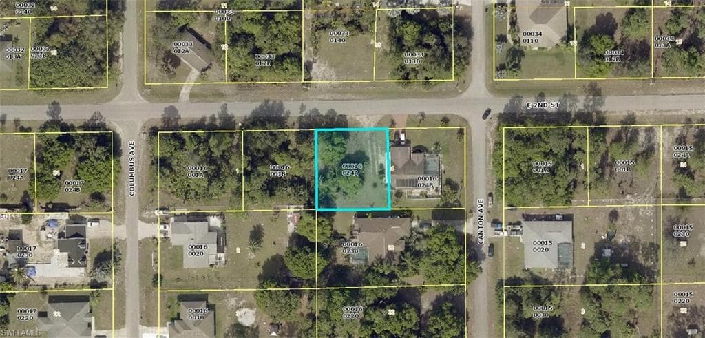 3104 E 2nd ST LEHIGH ACRES, FL 33936