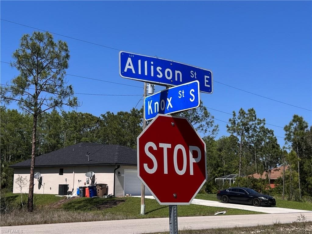829 Knox AVE S LEHIGH ACRES, FL 33974