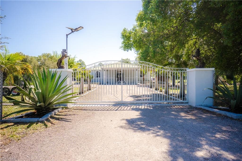 125 Hacienda ST CLEWISTON, FL 33440