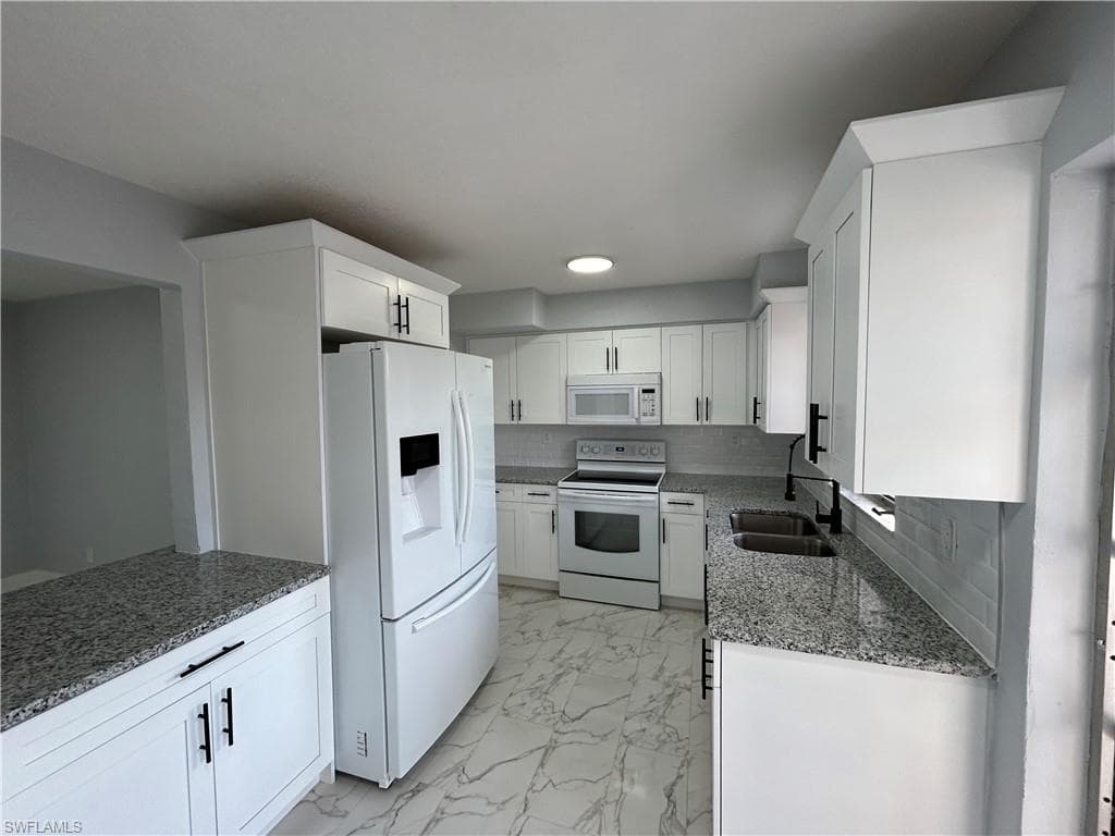 224 SE 43rd LN CAPE CORAL, FL 33904