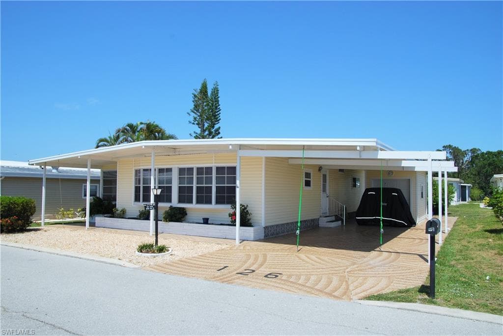 126 Nicklaus BLVD NORTH FORT MYERS, FL 33903