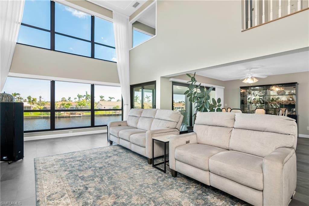 1903 SE 40th TER 104 CAPE CORAL, FL 33904