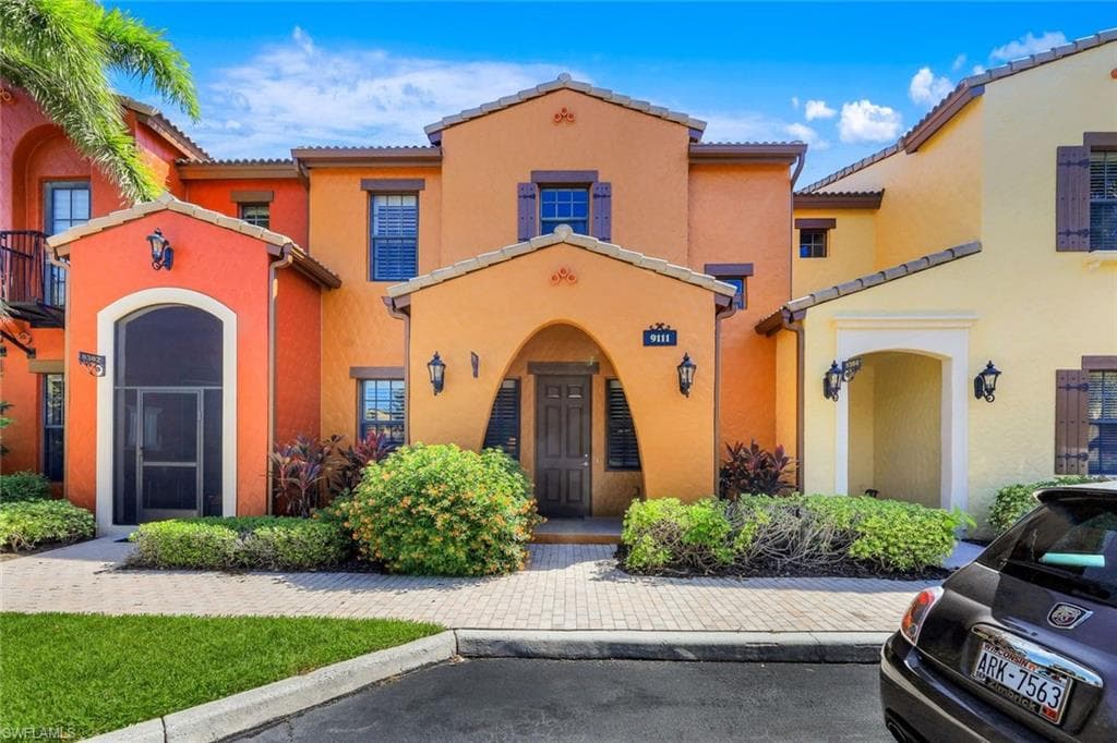 9111 Capistrano ST S 8303 NAPLES, FL 34113