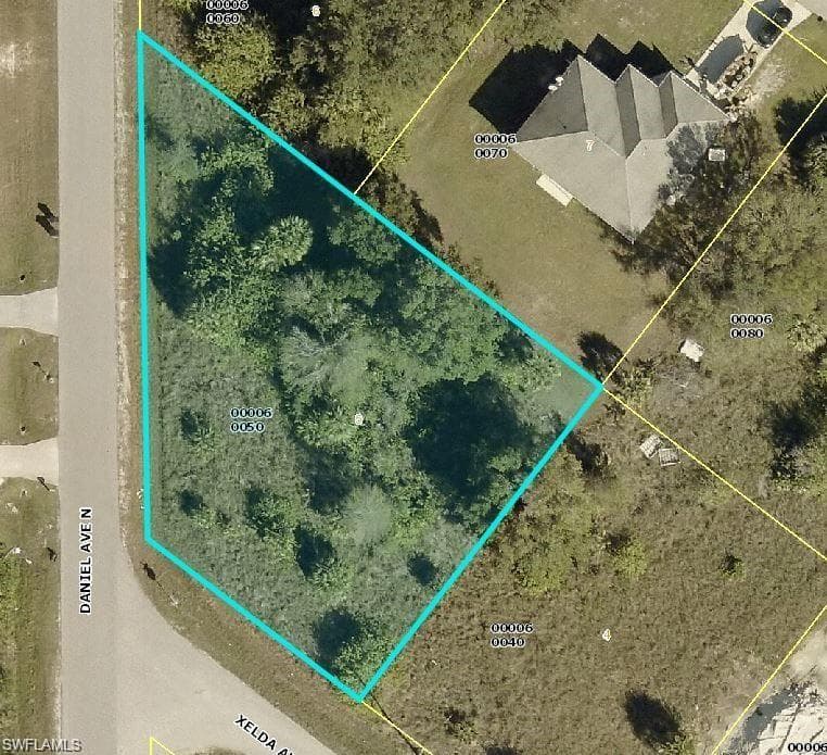 2416-2418 Xelda AVE N LEHIGH ACRES, FL 33971
